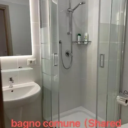 B8 Wang * Roma